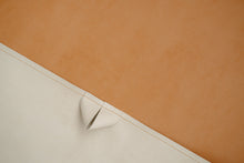 Load image into Gallery viewer, Classic 190 - Camel Oat
