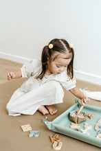 Load image into Gallery viewer, Pom Poms - Brown